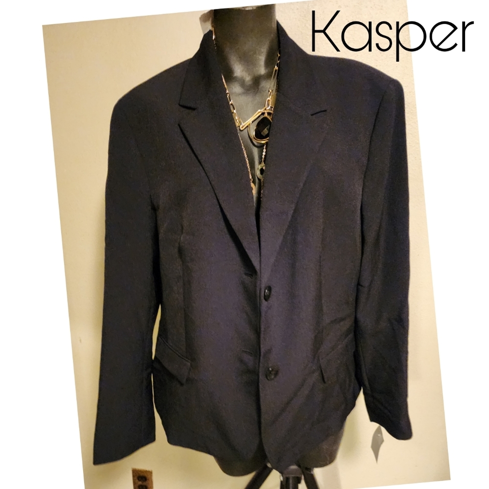Kasper black 2 button crepe lined blazer.  Sz 18